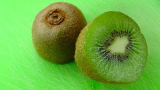 How to eat a Kiwi Fruit [upl. by Wohlert]